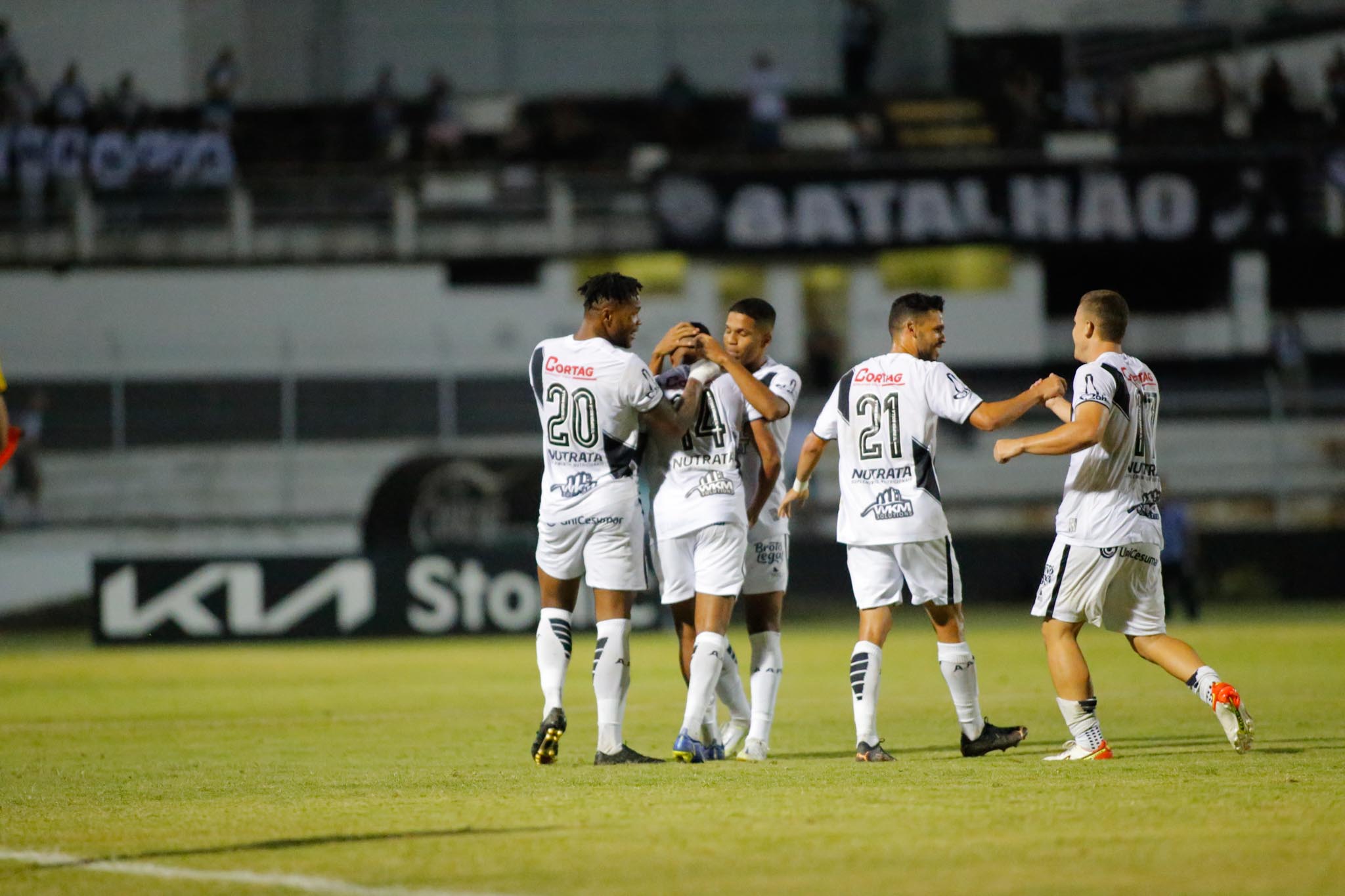 Ponte Preta 3×0 Comercial: classificação, recorde de público e festa no Majestoso