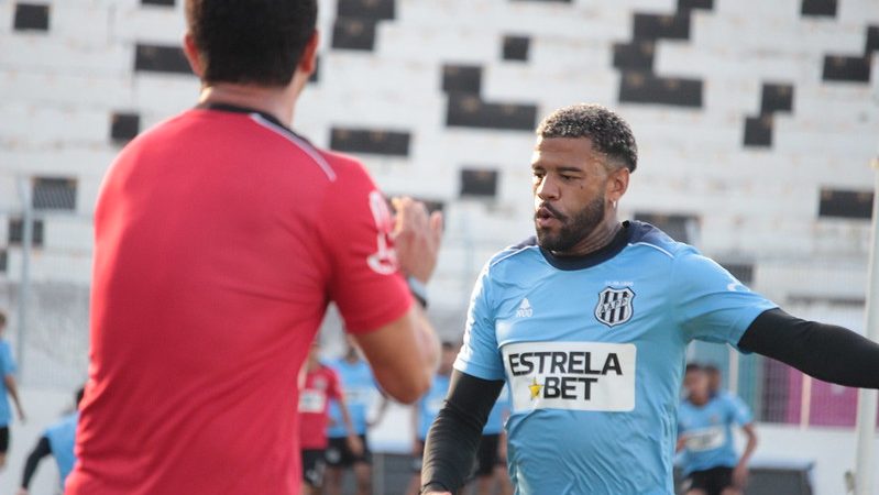 Ponte Preta: em baixa, Júnior Tavares pode perder posição entre os titulares