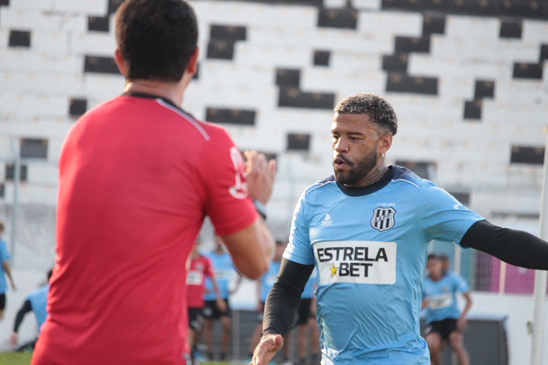 Ponte Preta: em baixa, Júnior Tavares pode perder posição entre os titulares