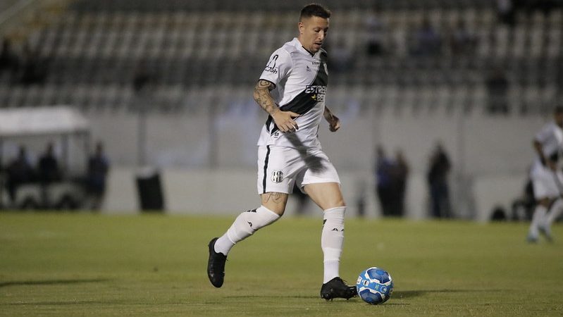 Ponte Preta: Fábio Sanches sai em defesa de Felipe Moreira e assume responsabilidade por empate no dérbi