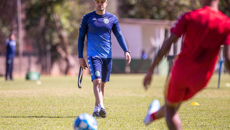 Guarani: Bruno Pivetti ainda tem dúvidas na montagem do time para o dérbi 205