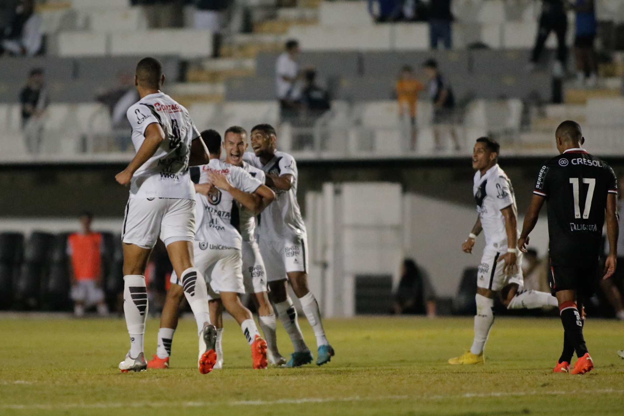 Ponte Preta 2×0 Botafogo: Macaca rende no 2º tempo e vence a primeira na Série B