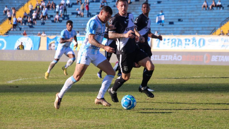 Londrina 3×0 Ponte Preta: expulsão, falhas e derrota para ligar o alerta