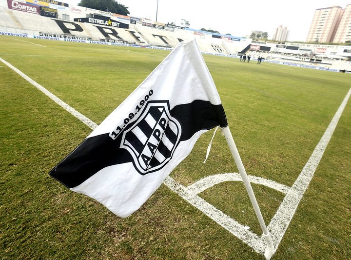 Ponte Preta: funcionários da base chegam a um de atraso e esperam acordo com diretoria