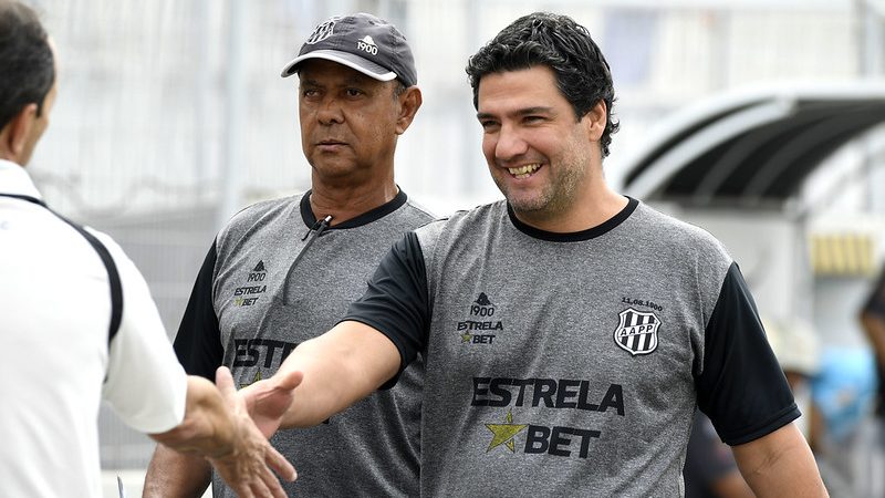 Ponte Preta: diretoria não cede à pressão e mantém respaldo ao técnico Felipe Moreira