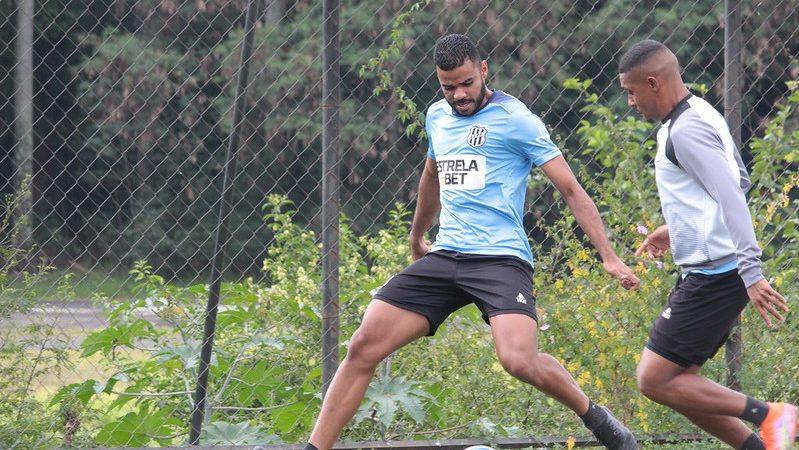 Ponte Preta: Felipe Moreira testa três jogadores na vaga de Fábio Sanches