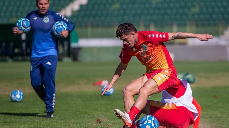 Guarani: clube abre treino pela primeira vez desde 2020 e Louzer testa alternativas no Bugre