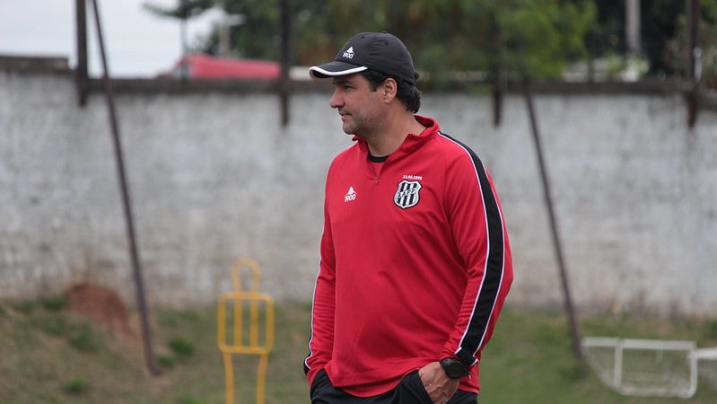 Ponte Preta: os problemas de Felipe Moreira para escalar o time contra o Atlético-GO