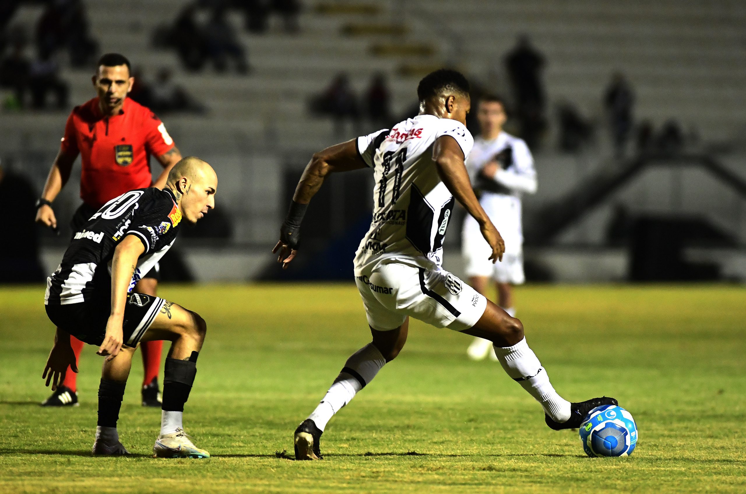 Ponte Preta 0x0 ABC: empate com nova atuação ruim e pressão por saída de Felipe Moreira