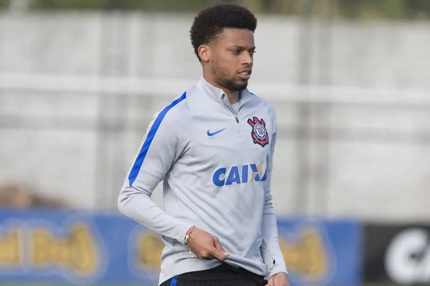 Ponte Preta: diretoria faz proposta por André, ex-Santos e Corinthians