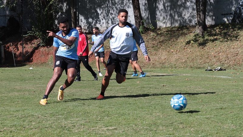 Ponte Preta: Igor Torres e André Balada são relacionados para duelo contra o Avaí