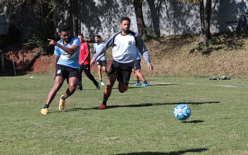 Ponte Preta: Igor Torres e André Balada são relacionados para duelo contra o Avaí