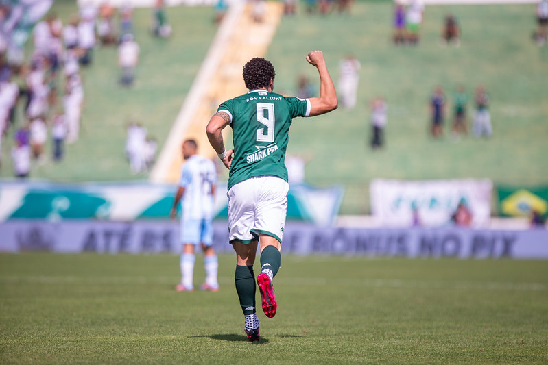 Guarani: Bruno Mendes completa 90 jogos e está a um gol de entrar no top-3 de artilheiros do século