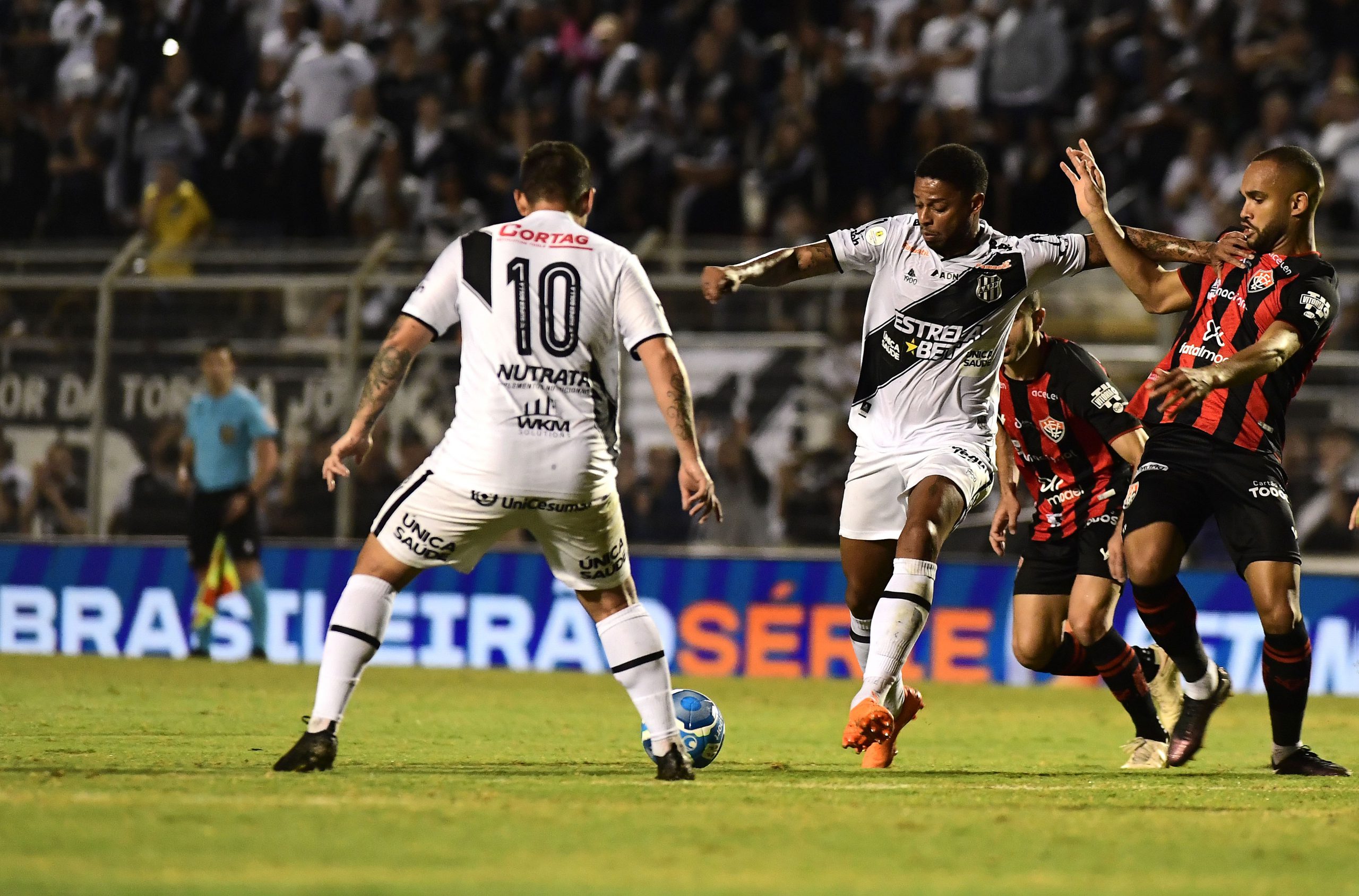 Ponte Preta 2×2 Vitória: André faz golaço, mas Macaca cede empate na estreia de Pintado