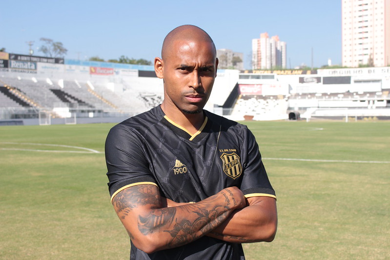 Ponte Preta: Gabriel Silva pode estrear contra o Botafogo, mas enfrenta concorrência