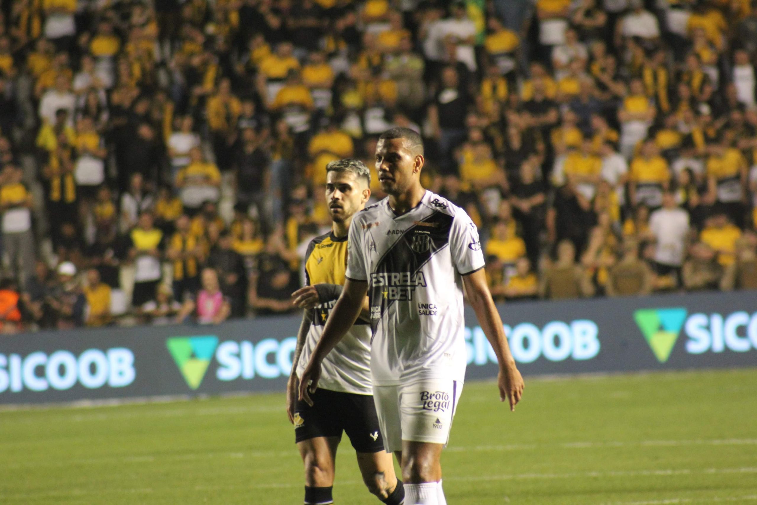 Criciúma 2×1 Ponte Preta: Macaca sai na frente, mas leva virada e aumenta jejum