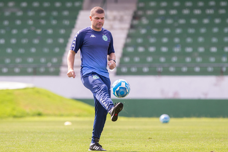 Guarani: Louzer segue passos de Vadão e se torna segundo técnico com mais jogos no século pelo clube