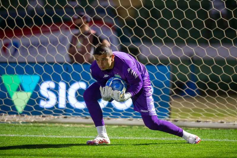 Guarani: sem Pegorari, Bugre defende 100% de aproveitamento com Douglas Borges