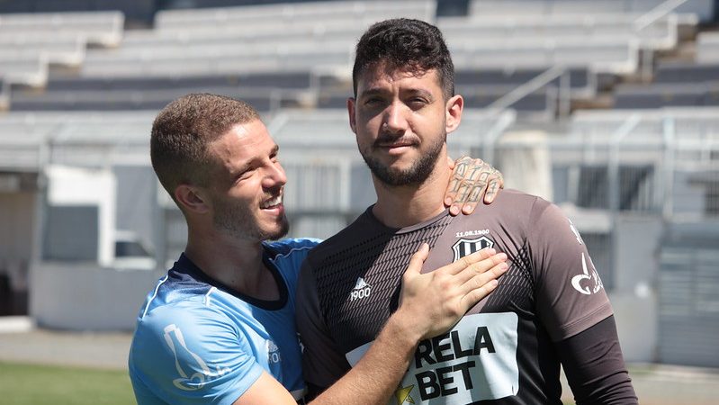 Ponte Preta: Caíque França assume liderança de defesas difíceis na Série B