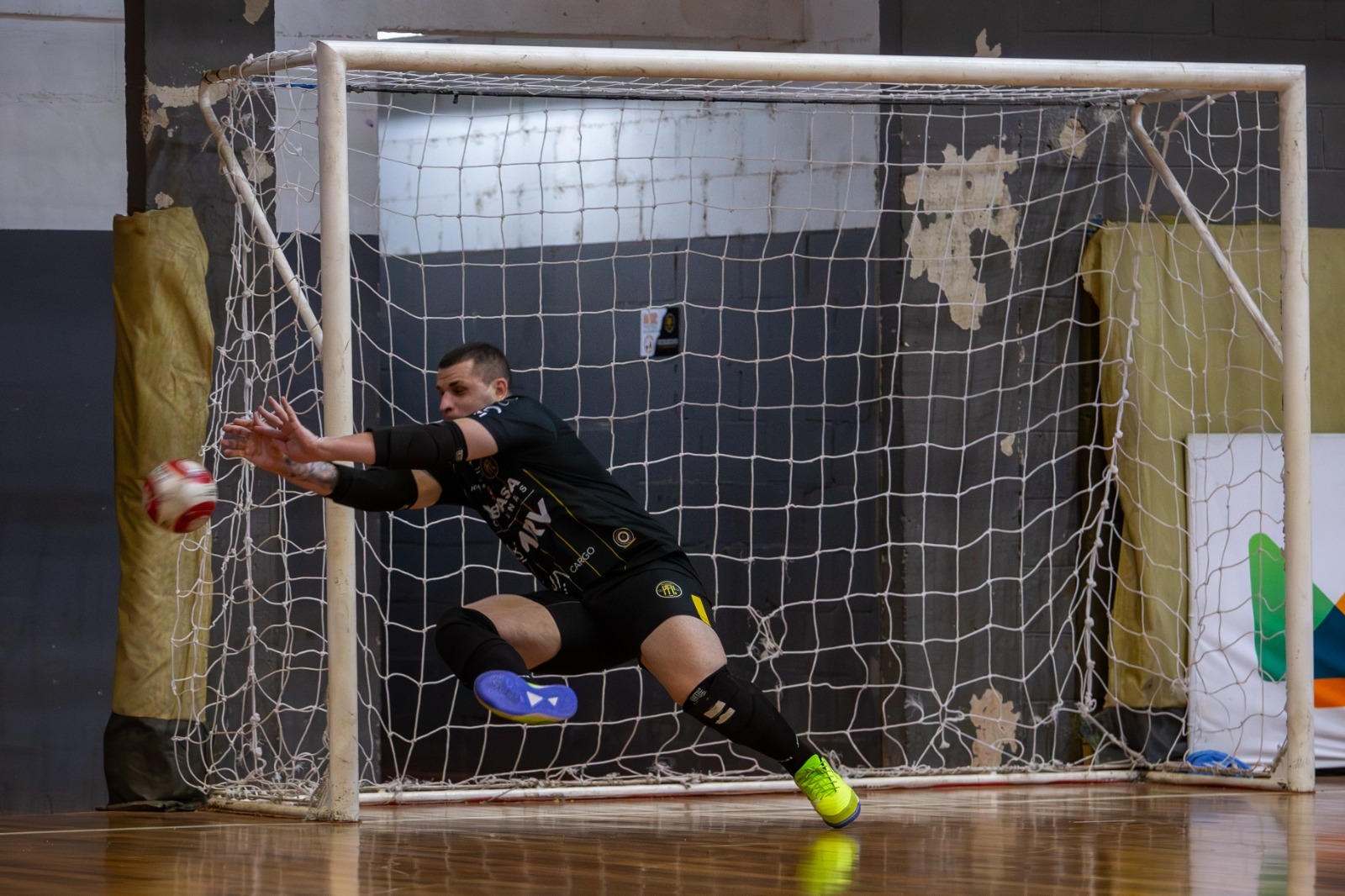 Futsal: goleiro celebra retorno ao Pulo após dois meses fora