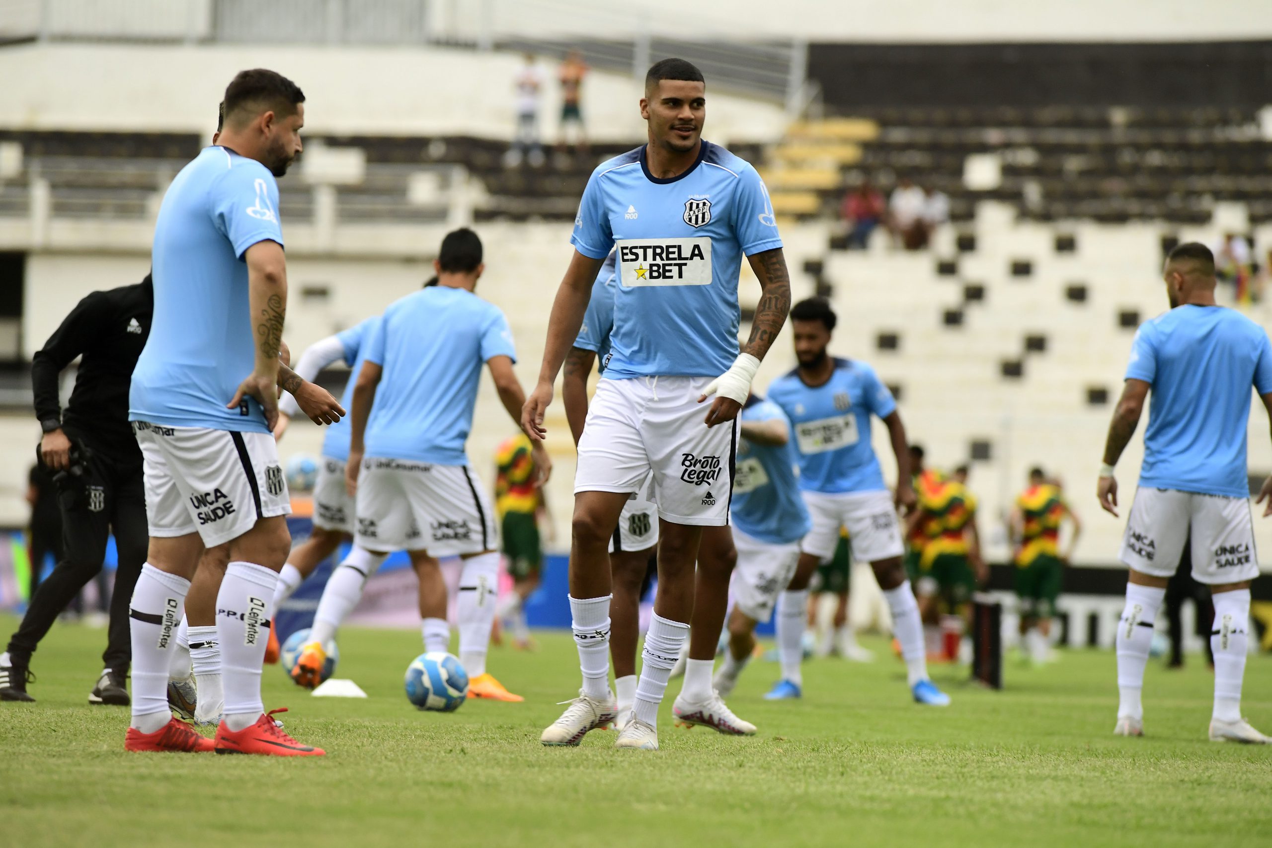 Ponte Preta: Jeh volta depois de três meses e acirra disputa pela titularidade no ataque