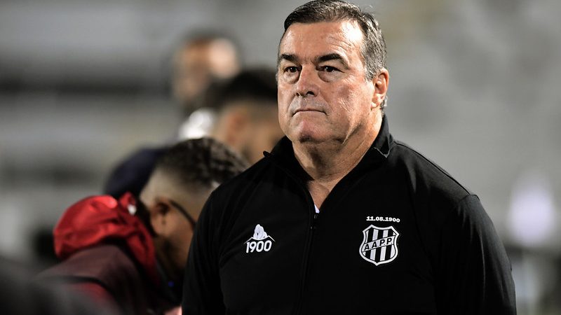 Ponte Preta: Pintado vê copo meio cheio e diz que “empate contra equipe do G4 é difícil de conseguir”