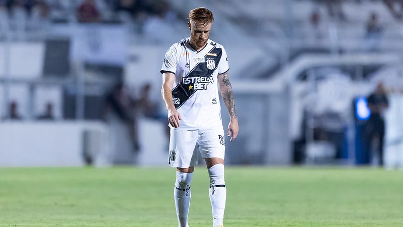 Ponte Preta: Souza pede para deixar o elenco; Brigatti relata “surpresa no vestiário”