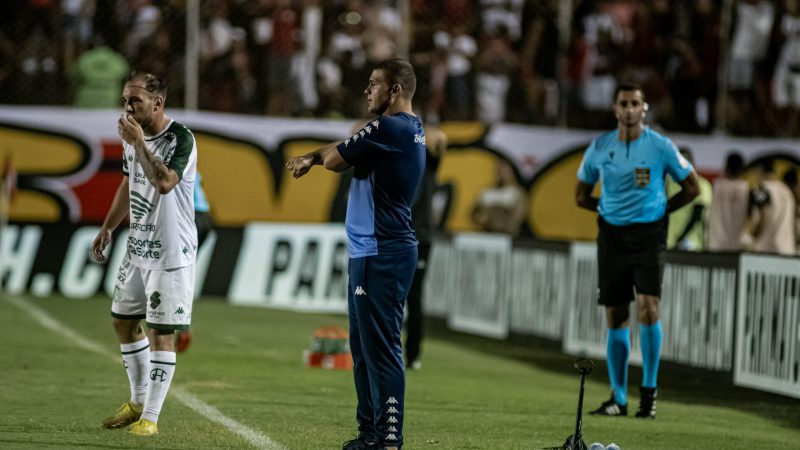 Vitória 2×0 Guarani: Bugre sofre com expulsão e deixa o G4 com tropeço em Salvador