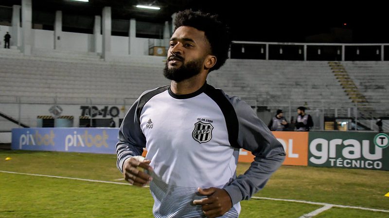 Ponte Preta: Artur comemora temporada com mais jogos, mas foca em fugir do Z-4