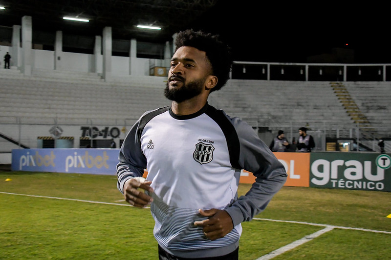 Ponte Preta: Artur comemora temporada com mais jogos, mas foca em fugir do Z-4