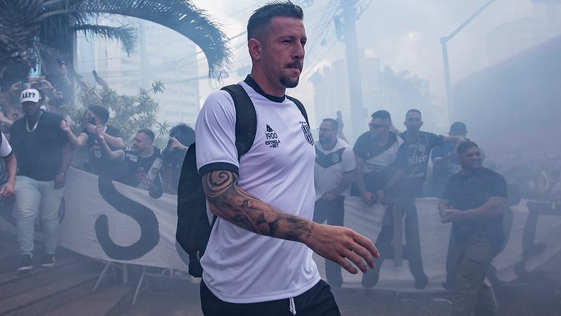 Ponte Preta: Fábio Sanches pede apoio da torcida e diz que Macaca “não vai cair”