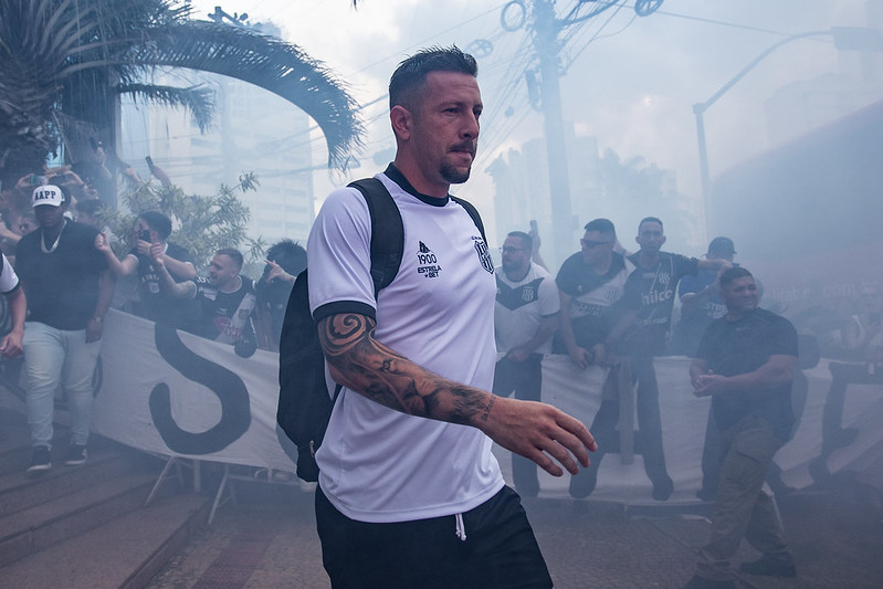 Ponte Preta: Fábio Sanches pede apoio da torcida e diz que Macaca “não vai cair”