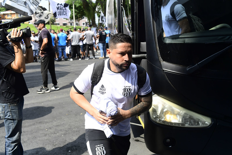 Ponte Preta: Elvis recebe sondagem, mas vai discutir futuro após a Série B