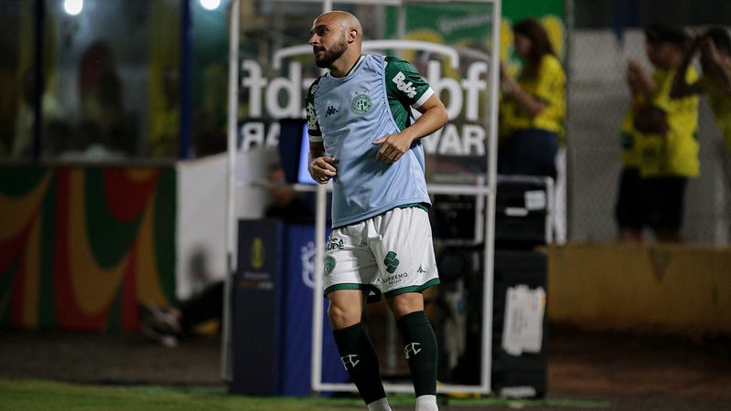 Guarani: e o Régis? Rendimento gera debate sobre futuro do camisa 78