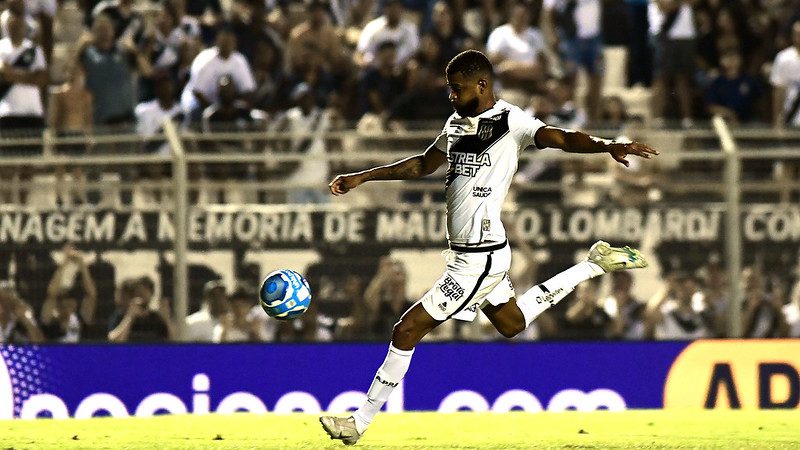 Ponte Preta: titular na reta final, Castro diz que vive “melhor momento da carreira”