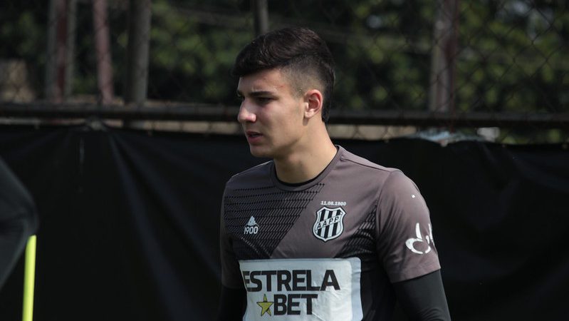 Ponte Preta: Brigatti avalia promover Vinicius, goleiro da Copinha, ao elenco principal