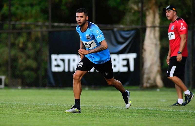 Ponte Preta: com baixa no ataque, Renato é inscrito e fica à disposição