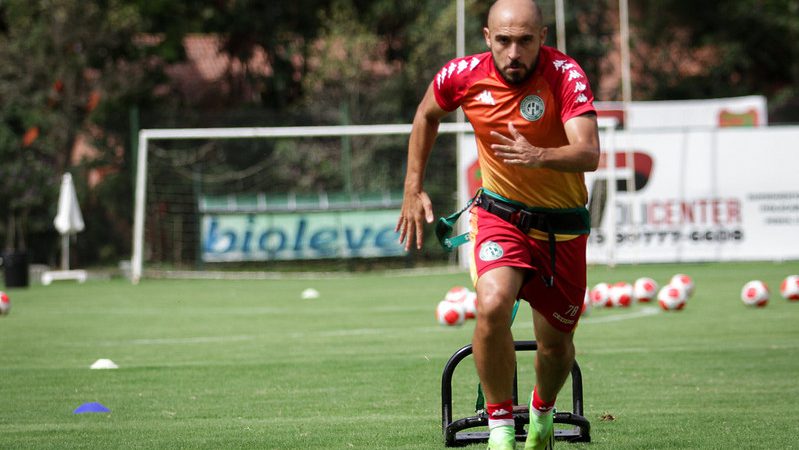 Guarani: Régis e novo lateral não são inscritos para a primeira rodada do Paulistão