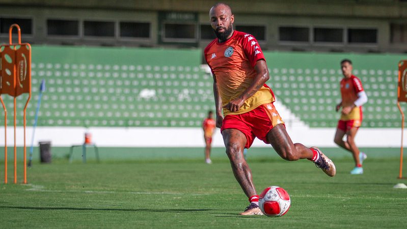 Guarani: Chay se destaca em treinos e pode receber nova chance