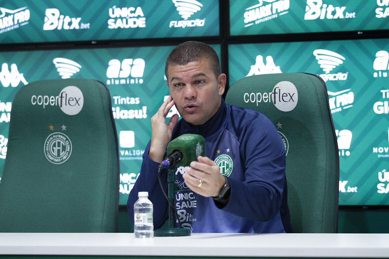 Guarani: sem vencer há 10 jogos, Louzer diz que “pressão faz parte do futebol” e foca em recuperação