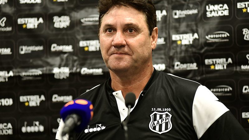 Ponte Preta: Brigatti pede demissão e encerra passagem pelo clube