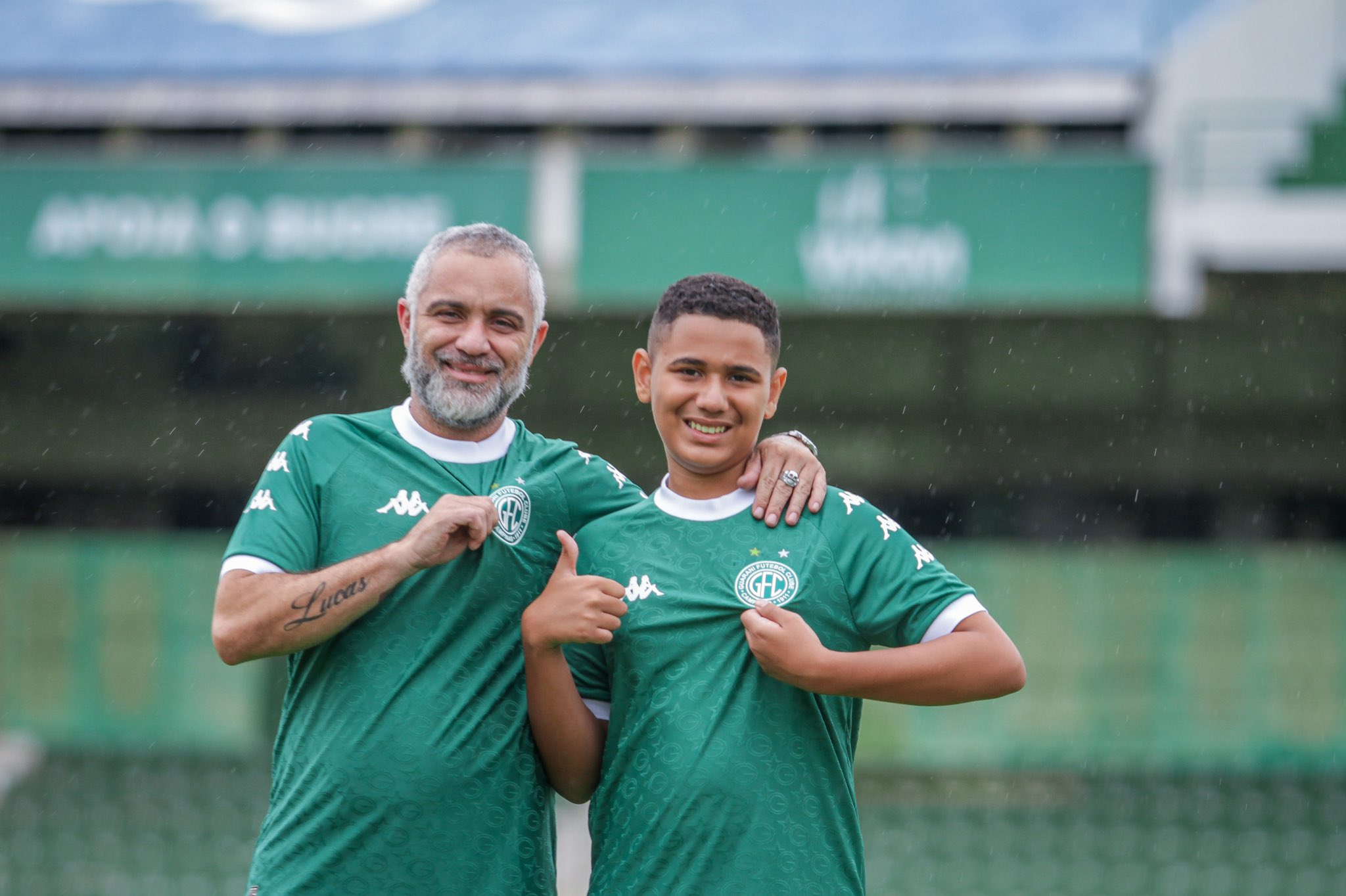 Não é só futebol! Torcedor autista do Guarani realiza sonho e ganha presente de aniversário