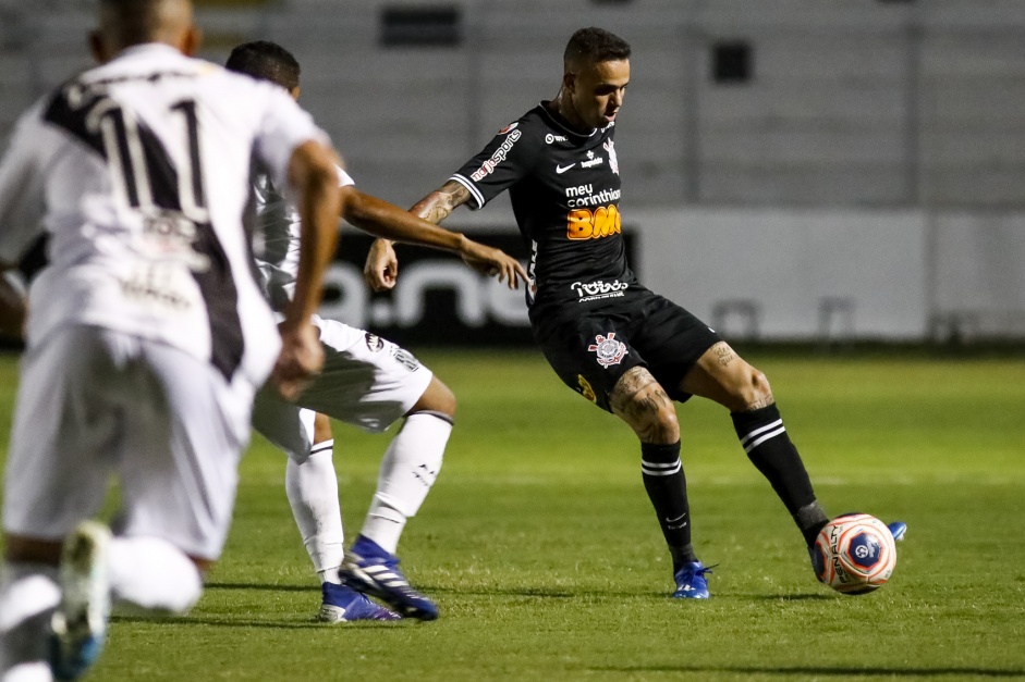 Ponte Preta: última vitória sobre o Corinthians teve Vinhas pegando pênalti e Roger marcando contra Cássio; relembre