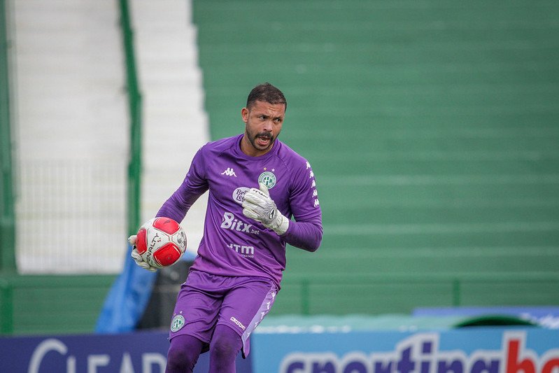 Guarani: Vladimir é vetado e Douglas Borges será titular contra o Vila Nova