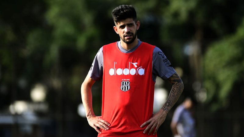 Ponte Preta: diretoria oficializa novo goleiro e atacante para a Série B