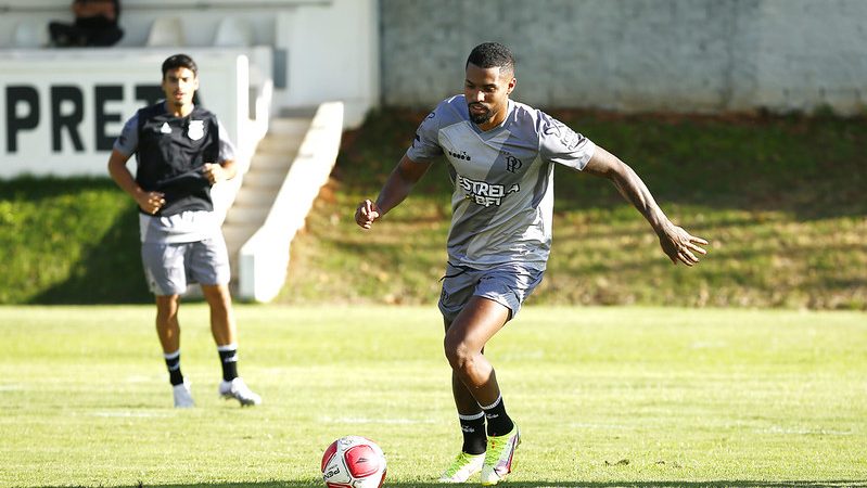 Ponte Preta: Gabriel Novaes quebra braço direito e vai passar por cirurgia