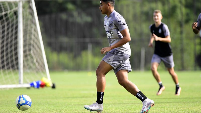 Ponte Preta: após três meses, lateral retorna e faz primeiro jogo com Nelsinho; veja detalhes