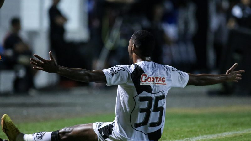 Ponte Preta: Gabriel Novaes ganha vaga de Jeh e se firma com gols