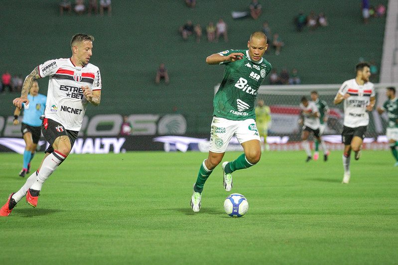 Guarani: Júnior Rocha espera exames de trio para duelo contra o Coritiba