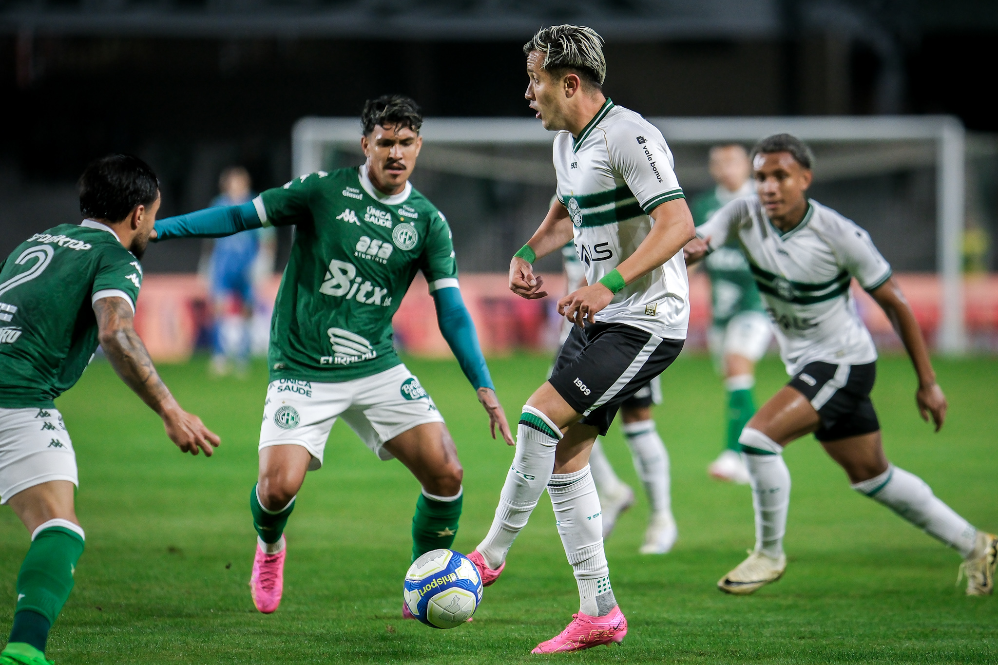 Coritiba 1×0 Guarani: mais efetivo, Coxa leva a melhor em duelo no Couto Pereira